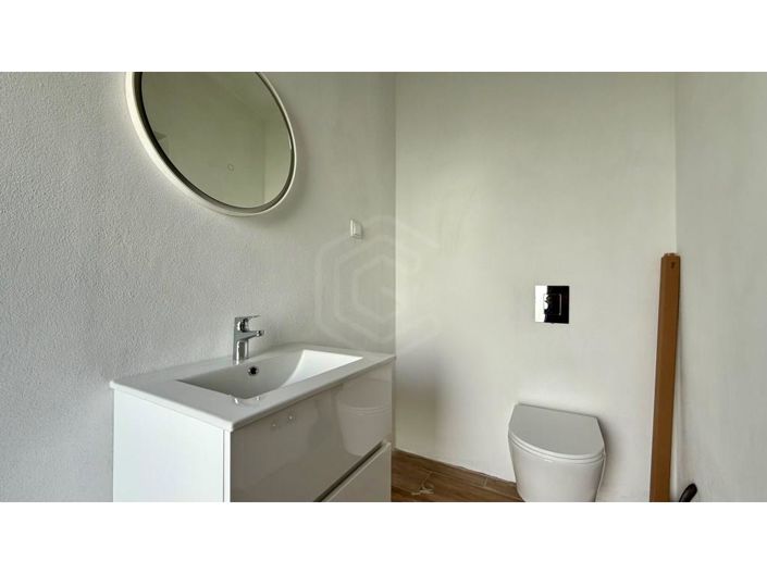 Image No.20-3 Bed House for sale