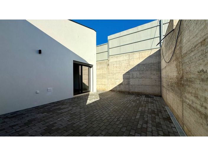 Image No.21-3 Bed House for sale