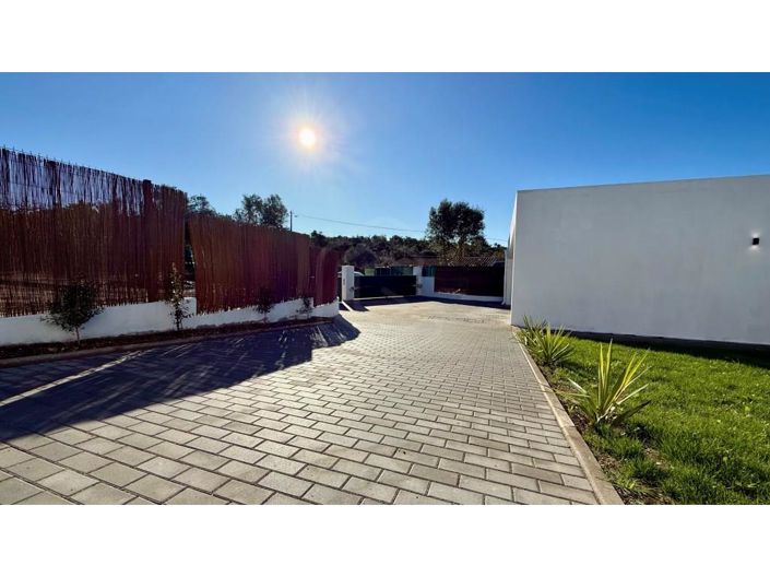 Image No.34-3 Bed House for sale