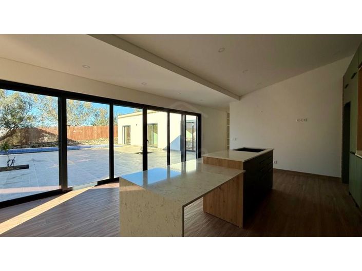 Image No.43-3 Bed House for sale