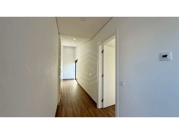 Image No.46-3 Bed House for sale