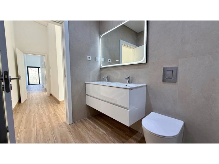 Image No.51-3 Bed House for sale