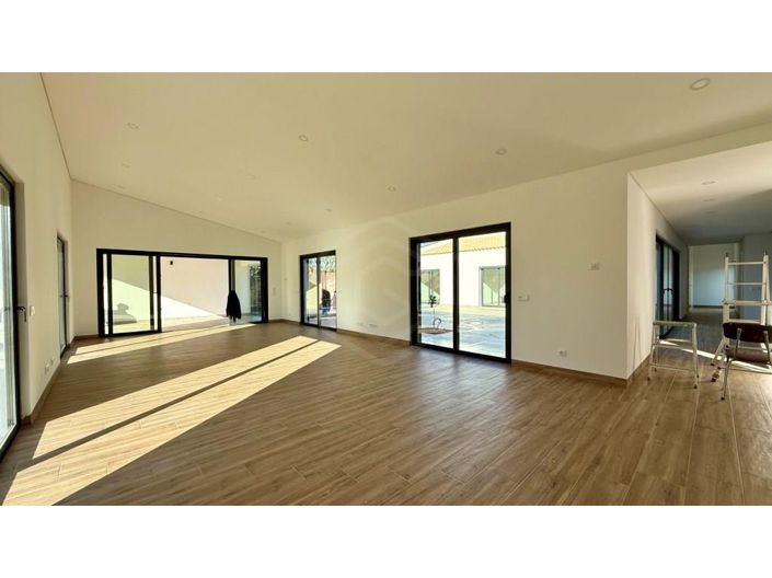 Image No.54-3 Bed House for sale