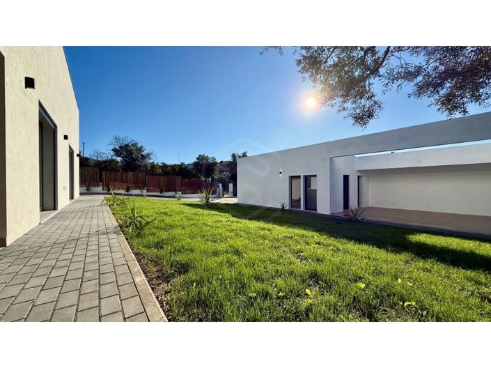 Image No.56-3 Bed House for sale