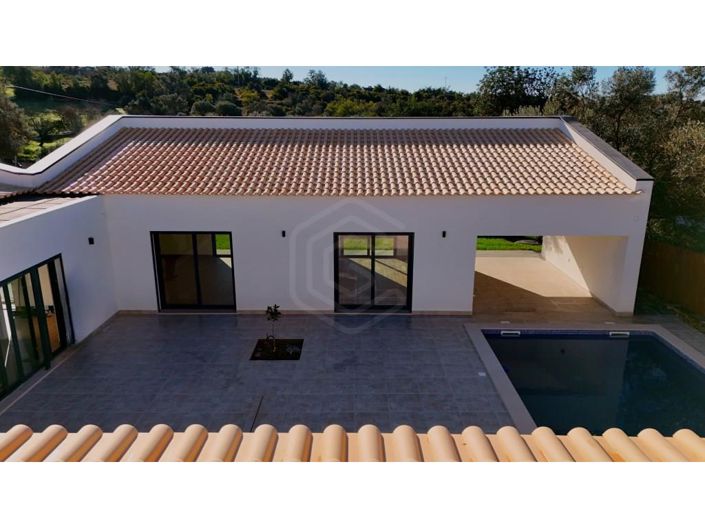 Image No.8-3 Bed House for sale