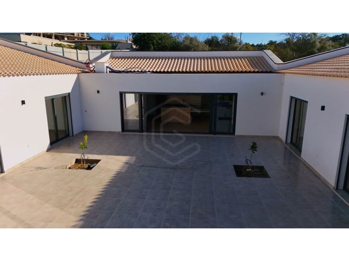 Image No.9-3 Bed House for sale