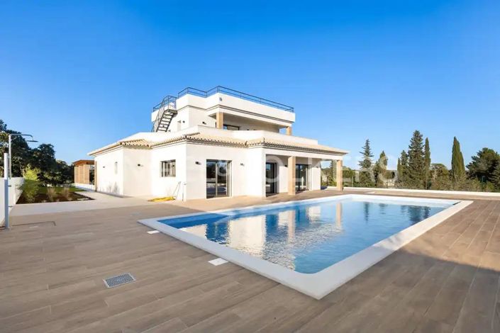 Image No.2-4 Bed House for sale