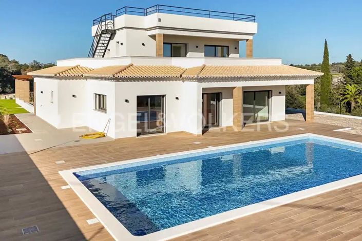 Image No.7-4 Bed House for sale