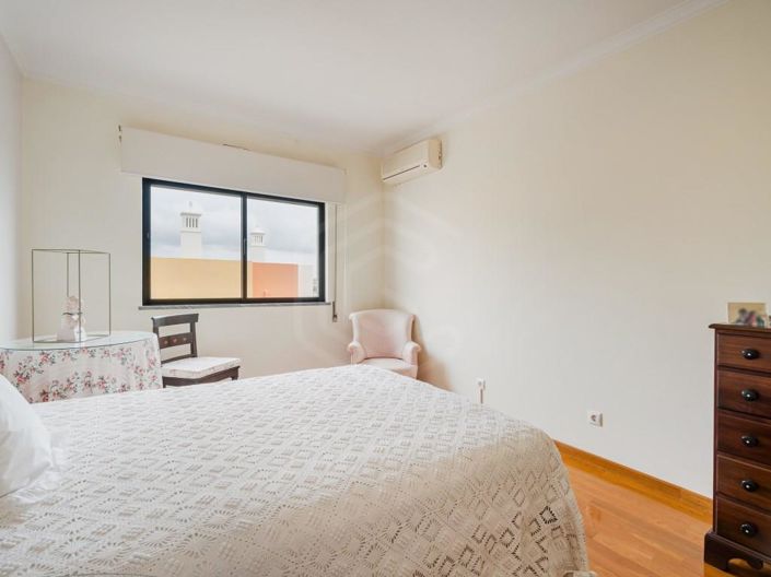 Image No.12-5 Bed Apartment for sale