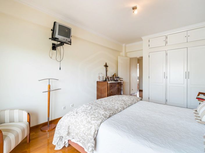 Image No.18-5 Bed Apartment for sale