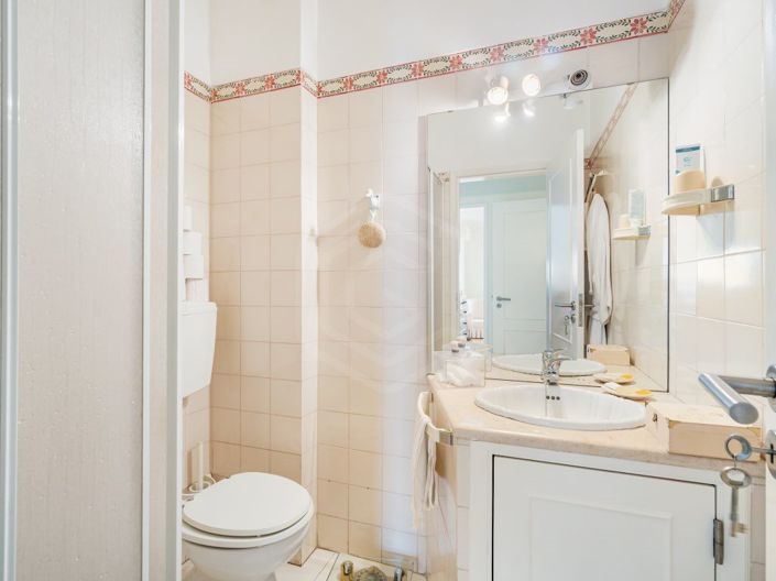 Image No.21-5 Bed Apartment for sale