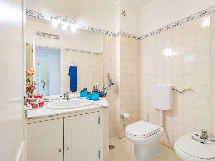 Image No.24-5 Bed Apartment for sale