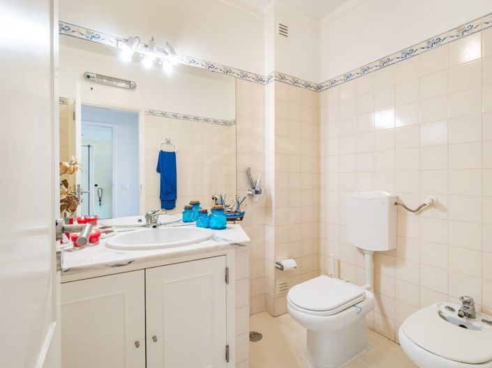 Image No.24-5 Bed Apartment for sale
