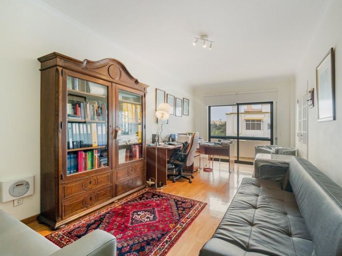 Image No.5-5 Bed Apartment for sale