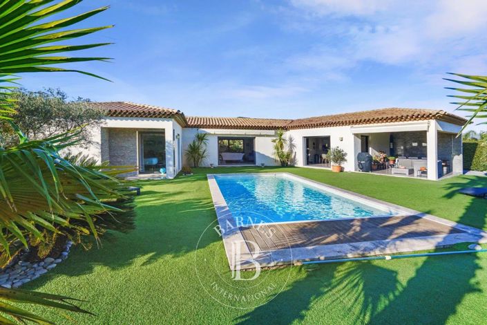 Image No.1-4 Bed House for sale