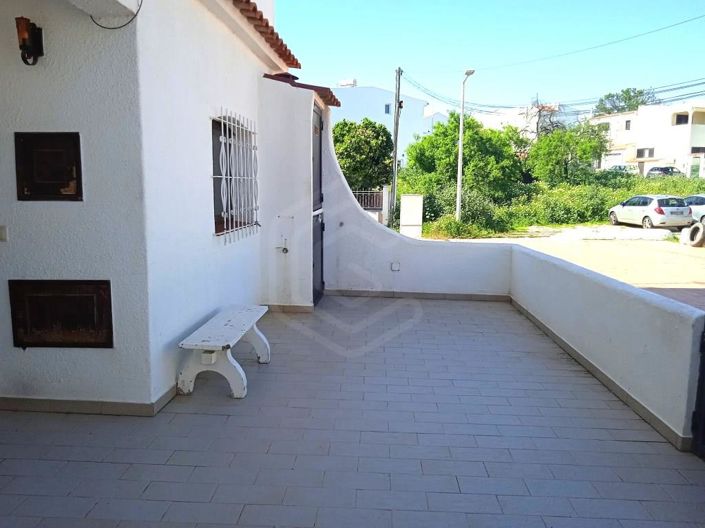 Image No.4-2 Bed House for sale