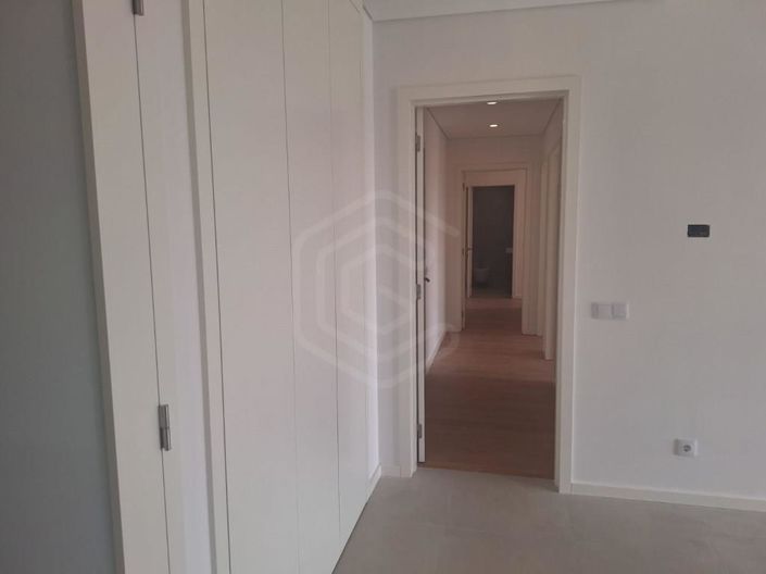 Image No.22-3 Bed Apartment for sale