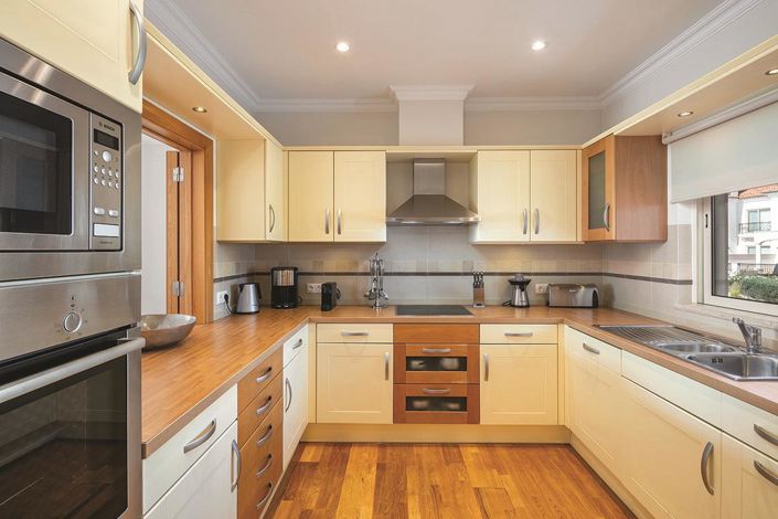 Image No.18-2 Bed House for sale