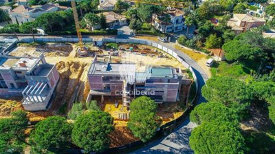 1 - Loule, House