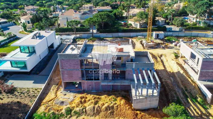 Image No.38-5 Bed House for sale