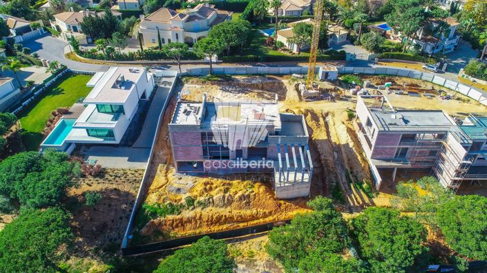 Image No.41-5 Bed House for sale