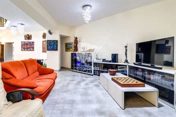 Image No.24-5 Bed House for sale