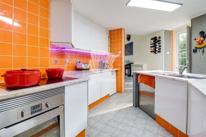 Image No.35-5 Bed House for sale