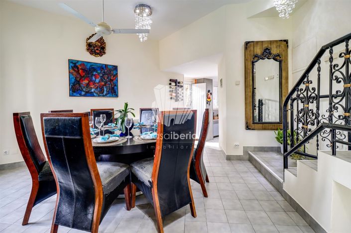 Image No.43-5 Bed House for sale