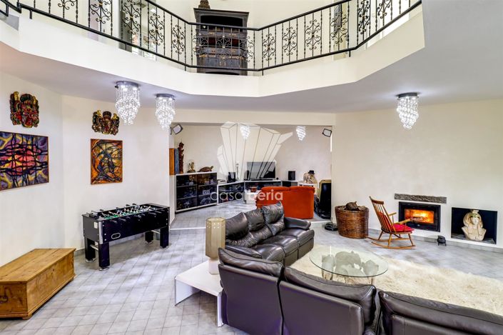 Image No.46-5 Bed House for sale