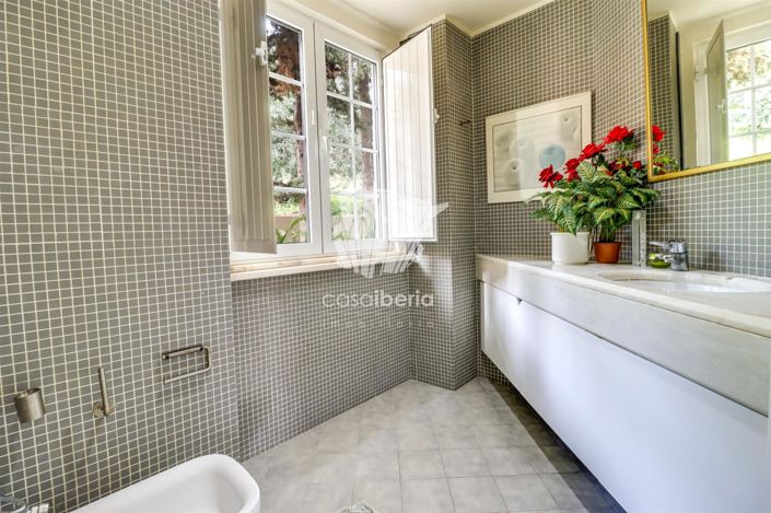 Image No.55-5 Bed House for sale