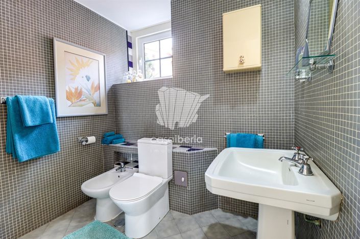 Image No.57-5 Bed House for sale