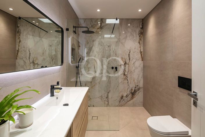 Image No.12-4 Bed House for sale