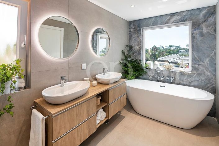 Image No.14-4 Bed House for sale