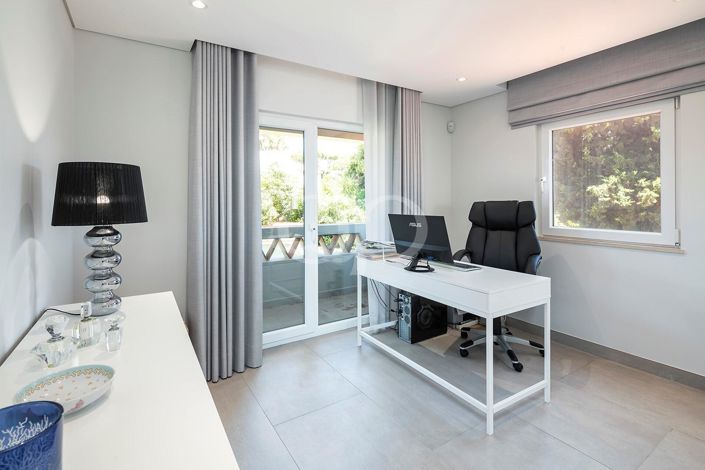 Image No.22-4 Bed House for sale