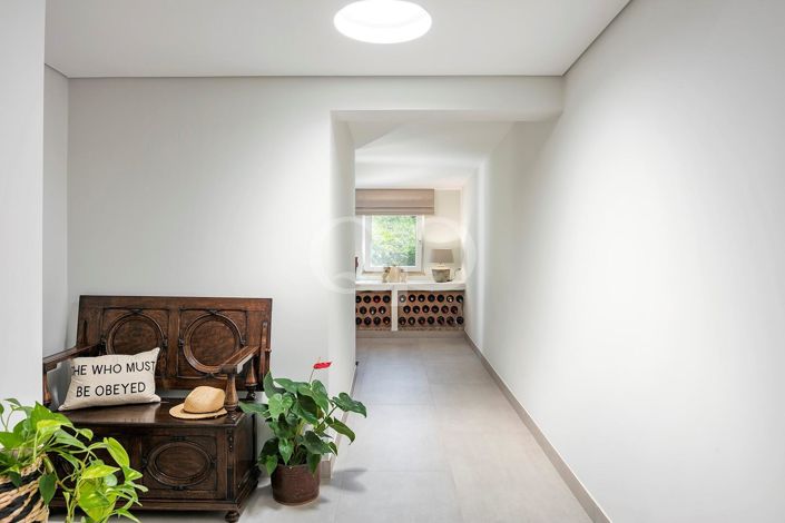 Image No.25-4 Bed House for sale