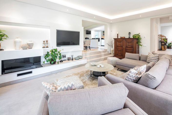 Image No.6-4 Bed House for sale