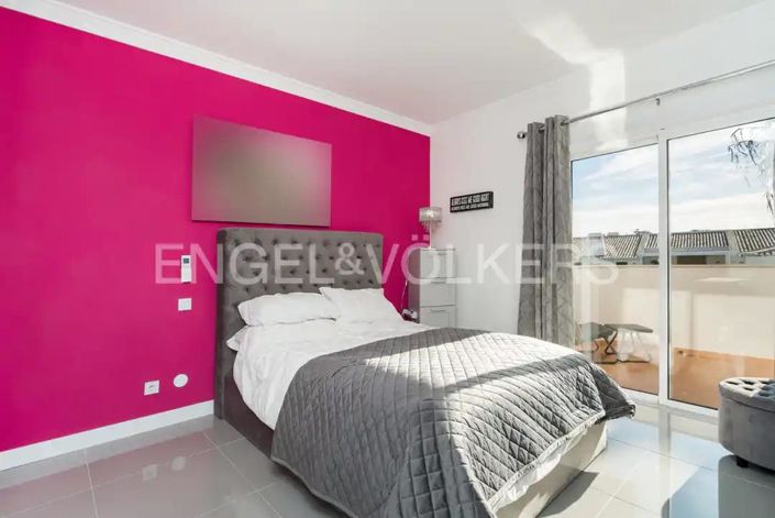 Image No.19-2 Bed Apartment for sale