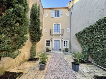 1 - Condom, House