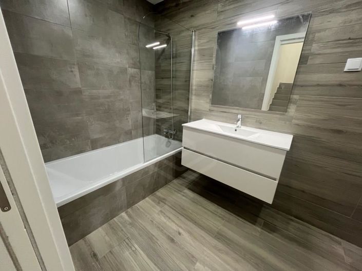 Image No.14-3 Bed House for sale