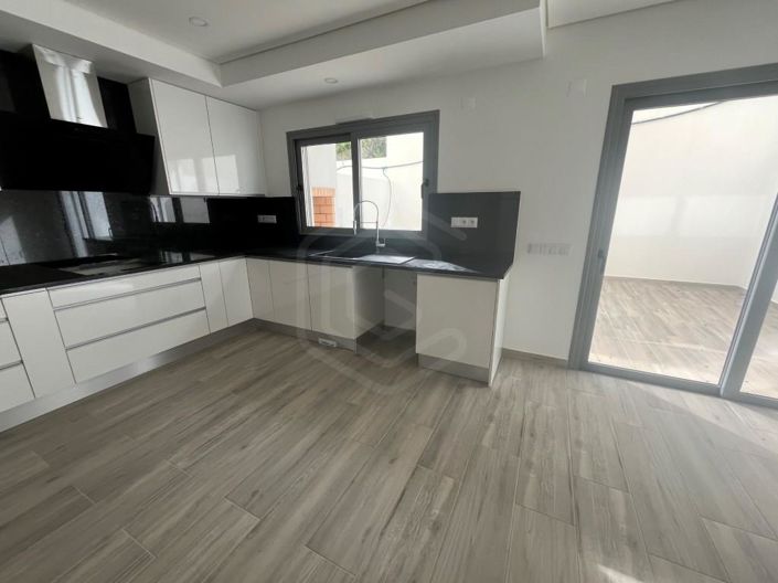 Image No.6-3 Bed House for sale