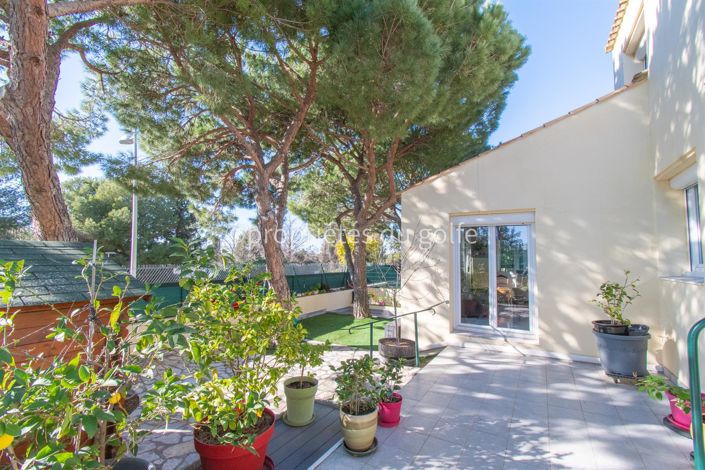Image No.1-3 Bed House for sale