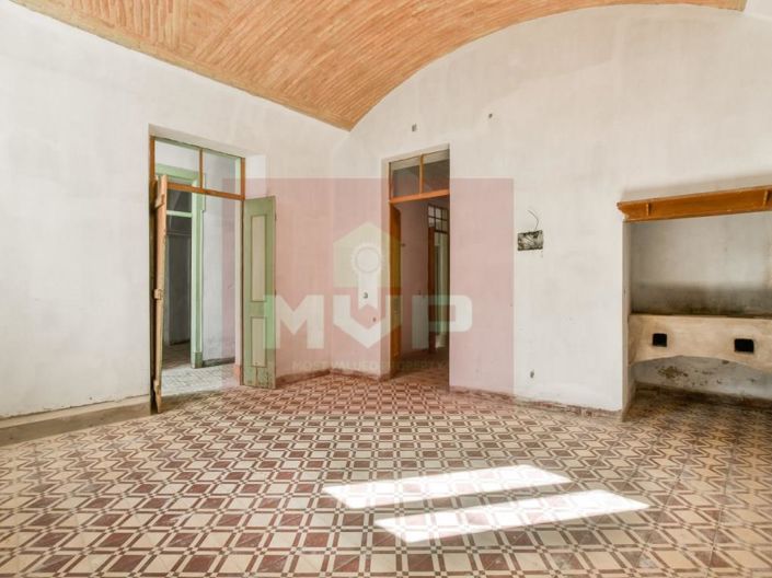 Image No.10-20 Bed House for sale