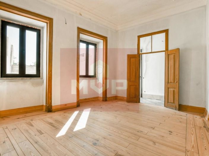 Image No.21-20 Bed House for sale