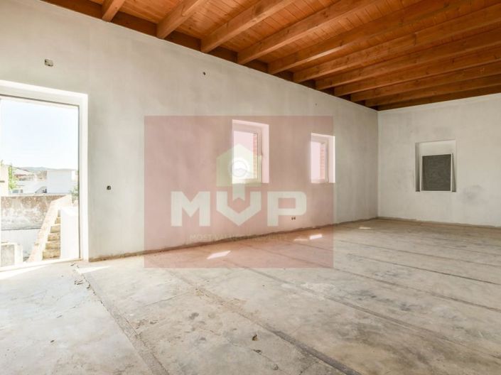 Image No.36-20 Bed House for sale