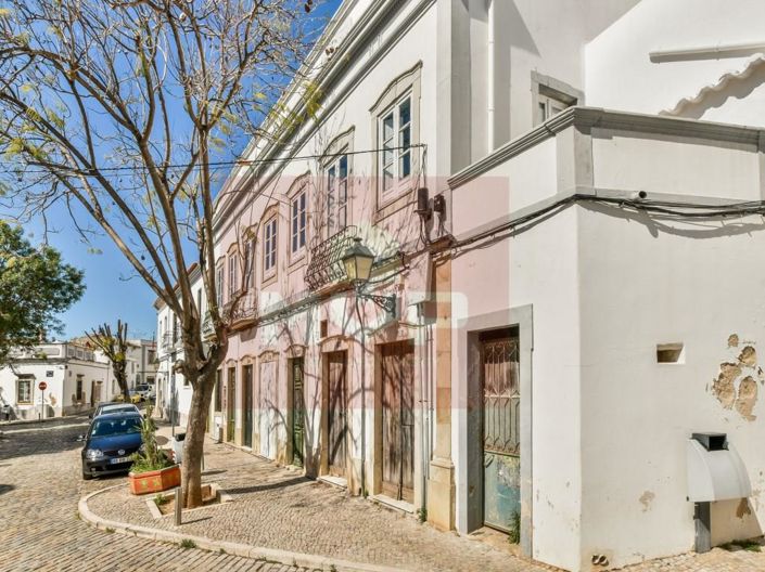 Image No.4-20 Bed House for sale