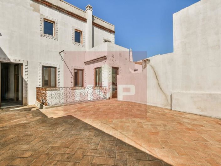 Image No.41-20 Bed House for sale