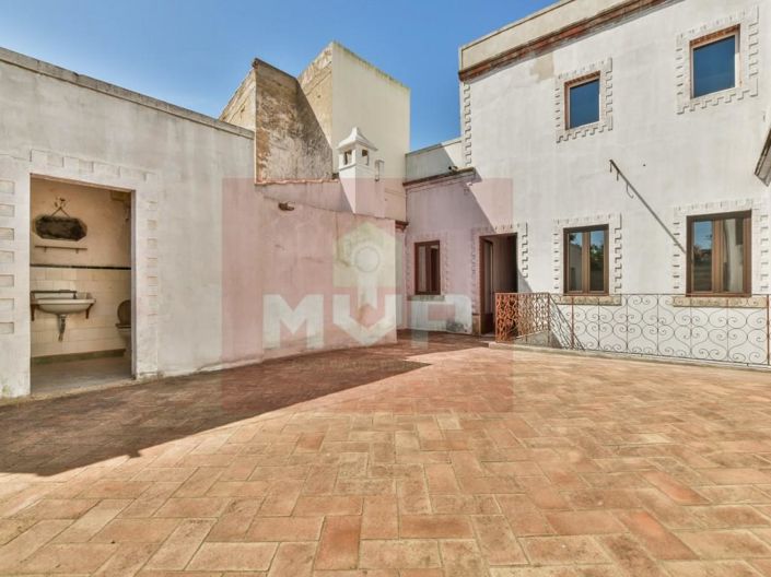 Image No.43-20 Bed House for sale