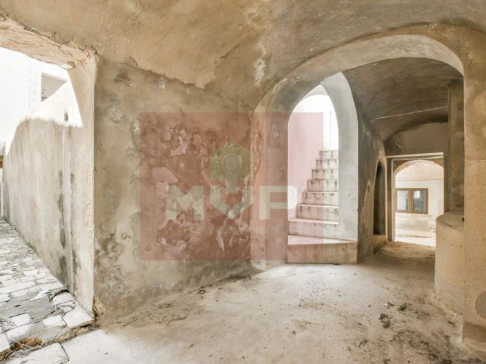 Image No.47-20 Bed House for sale