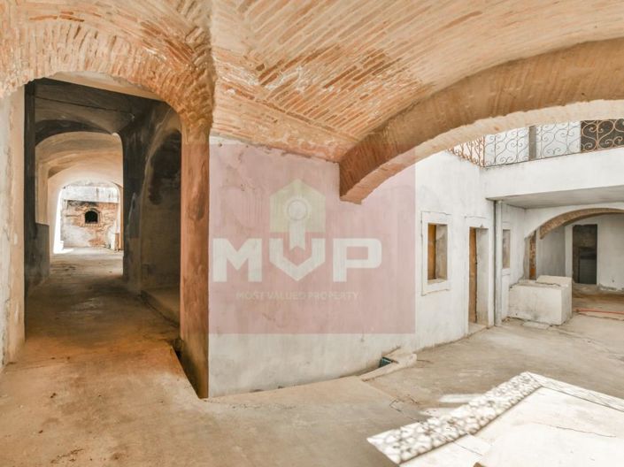 Image No.49-20 Bed House for sale