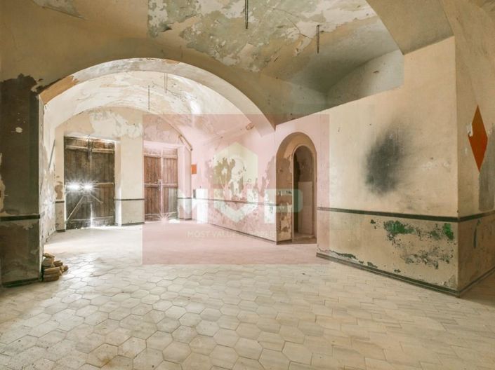 Image No.51-20 Bed House for sale